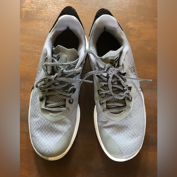 Nike Kobe Mamba Fury Basketball shoes like new - Picture 2 of 10